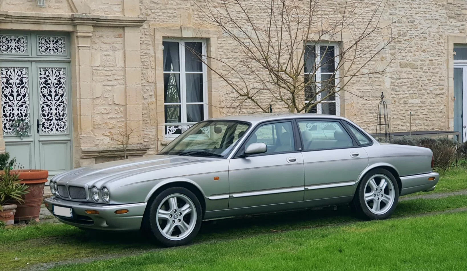 Jaguar XJR