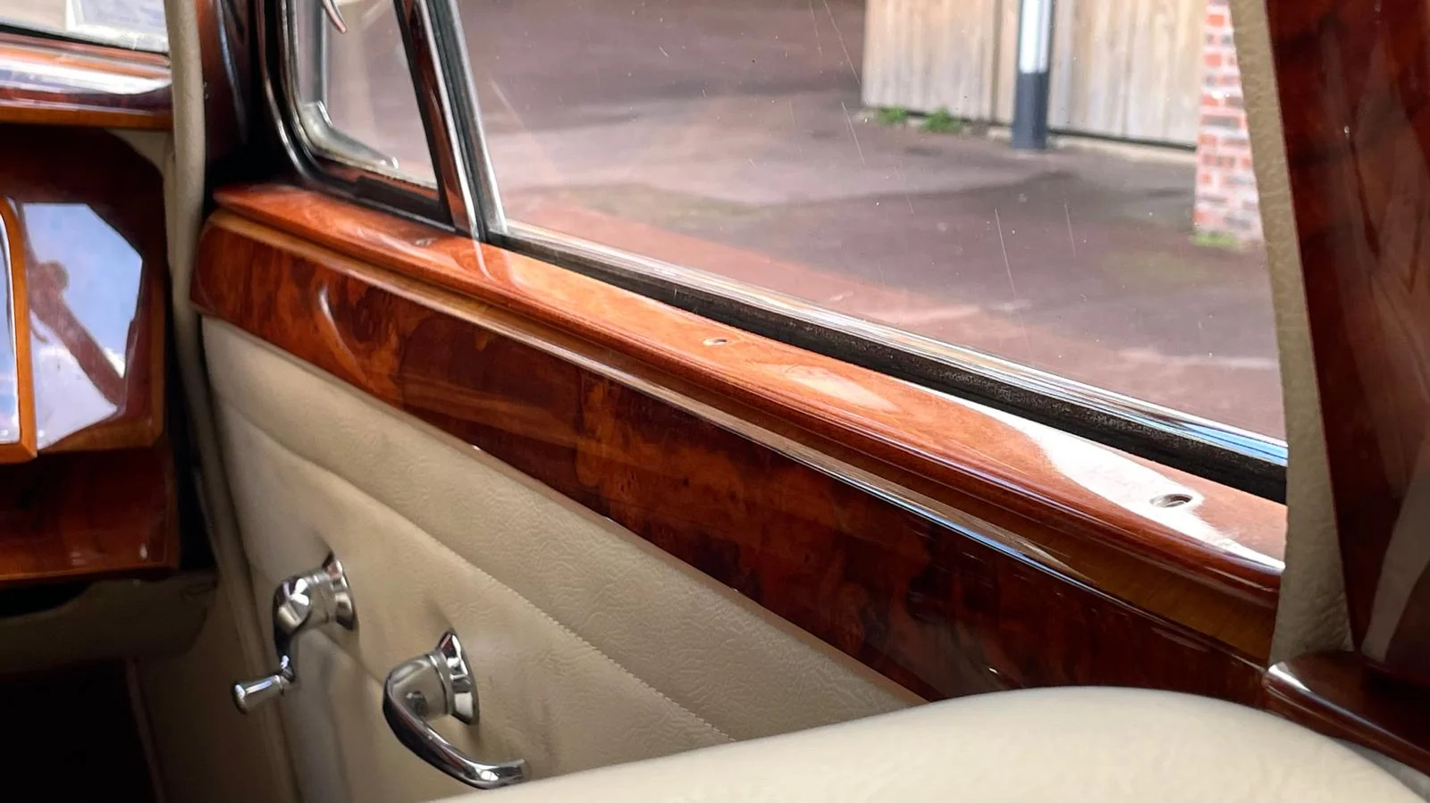 Image pour voiture 33