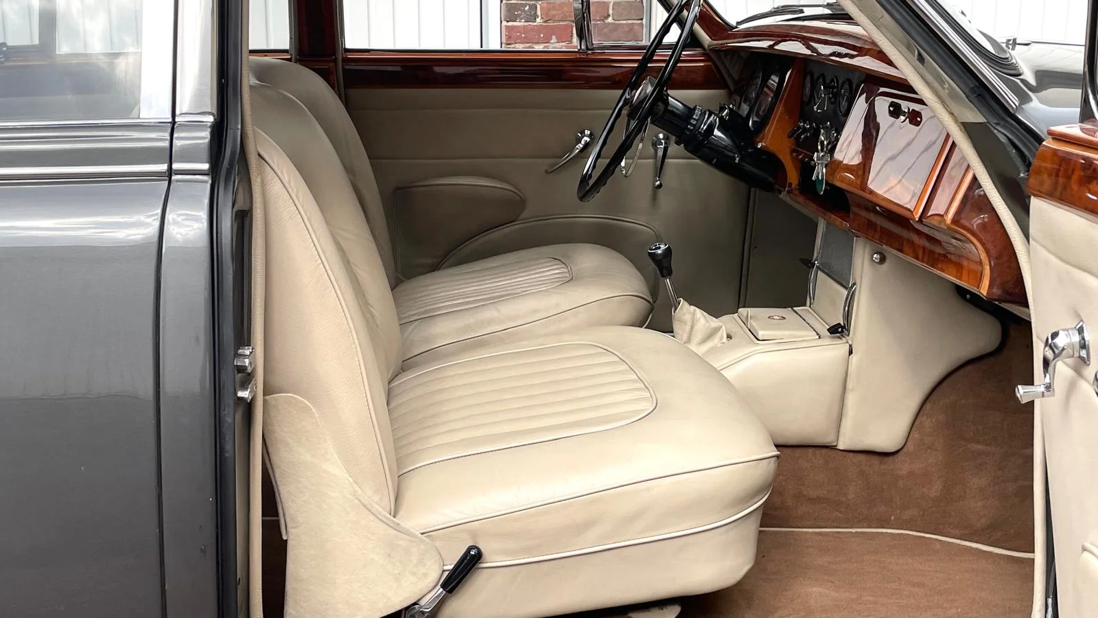 Image pour voiture 33