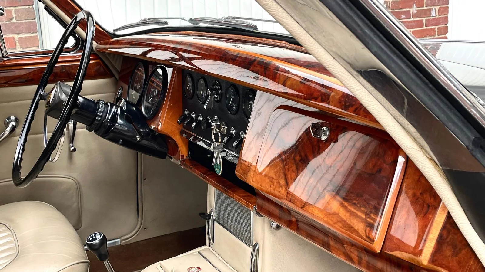 Image pour voiture 33